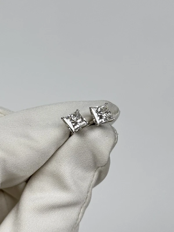 Tiffany & Co RINCESS DIAMOND 1.23 - 1.22 CT F/VVS1-VS2 EARRINGS TCo1.23-1.22F/VVS-VS 2