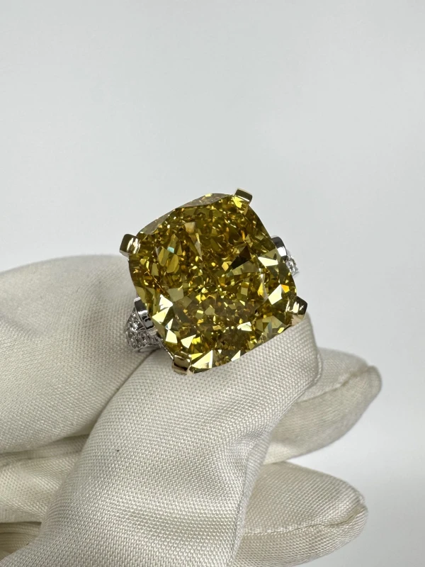 No name RADIANT DIAMOND 12.41 CT FANCY DEEP BROWNISH YELLOW/VS2 RING (GIA) NN12.41 CT FDBY/VS2 2