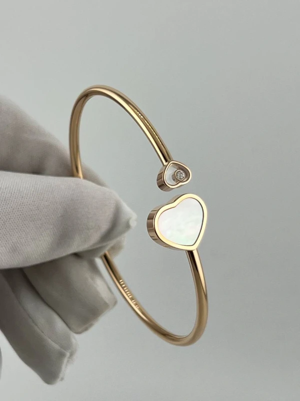 Chopard HAPPY HEARTS BANGLE, MOTHER OF PEARL, ROSE GOLD (SIZE M) 857482-5302 2