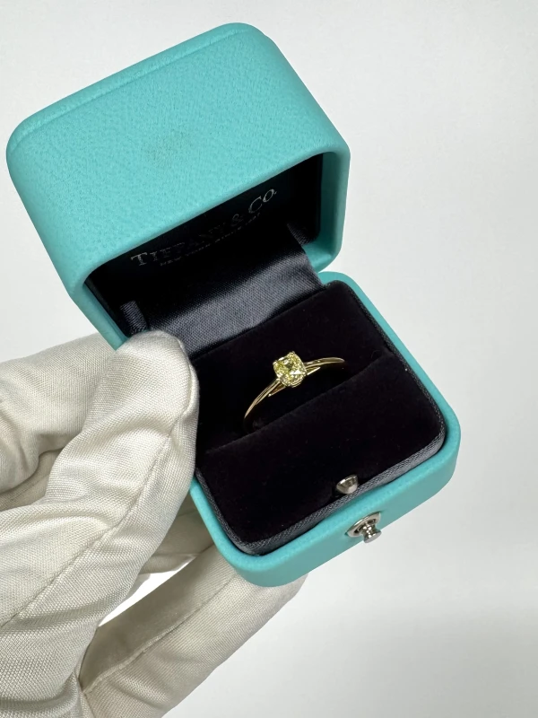 Tiffany & Co КОЛЬЦО С БРИЛЛИАНТОМ 0,61 CT FY/VS 0,61 ct FY/VS 6