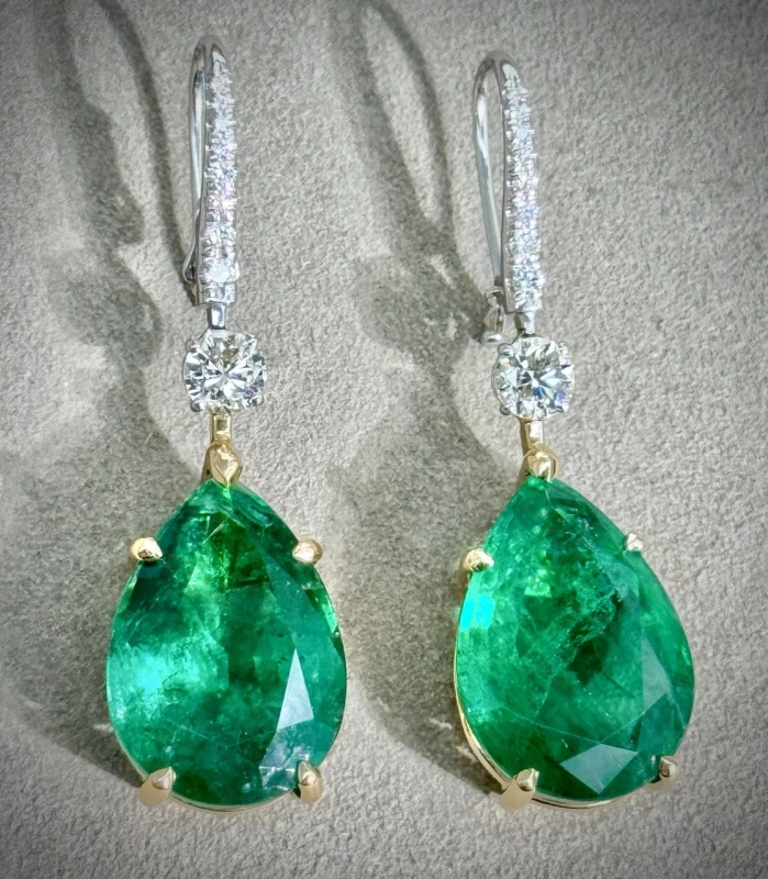 No name DIAMOND AND EMERALD SET  66 CT 1 Emerald set  66 ct 3