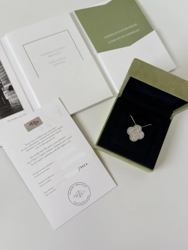 Van Cleef & Arpels MAGIC ALHAMBRA LARGE VCARN9MS00 7