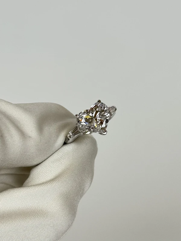 Earrings without a brand HEART DIAMOND 5.02 CT D/INTERNALLY FLAWLESS RING (GIA) NN5.02D/IF 3