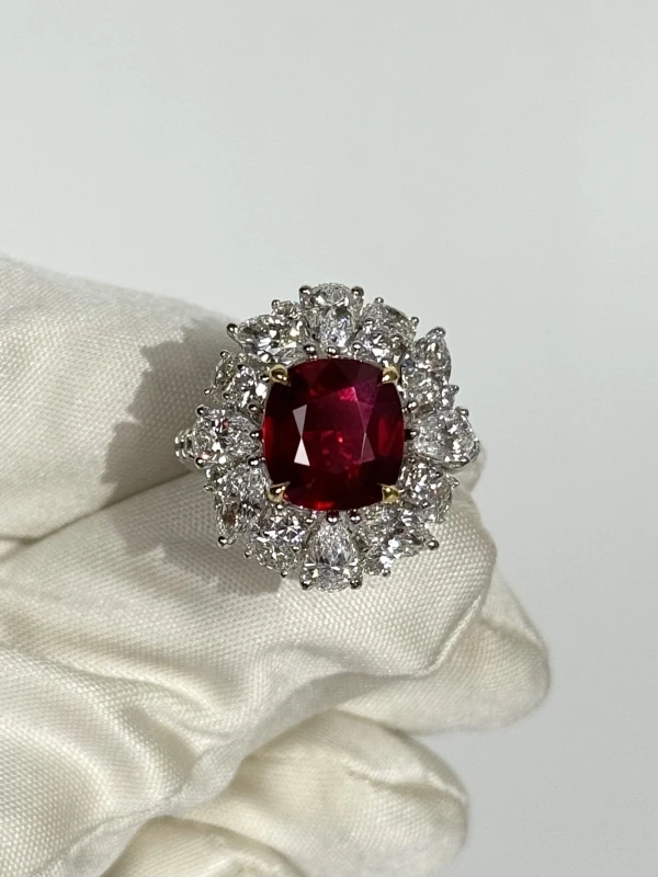 No name CUSHION RUBY 4.01 CT PIGEON BLOOD RING (No hited) RUBY 4.01 2
