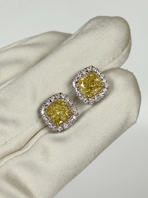 DeRosa DIAMOND EARRINGS 2.01-2.05 CT FANCY YELLOW/VVS-VS (GIA) E8054466 3
