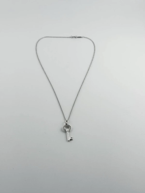 Tiffany & Co MODERN OPEN MINI DIAMOND KEY PENDANT, WHITE GOLD GRP10439 7