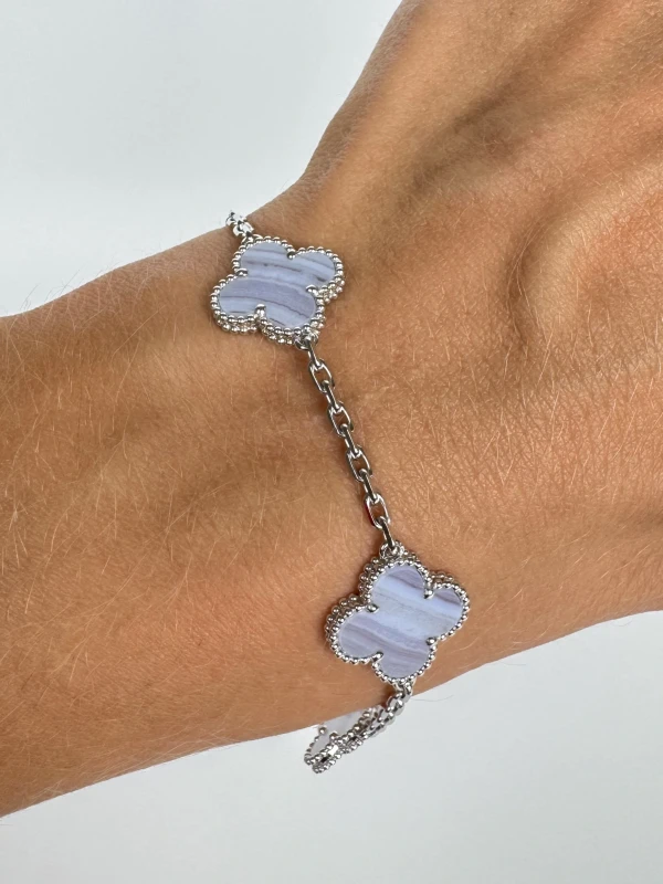 Van Cleef & Arpels VINTAGE ALHAMBRA BRACELET, 5 MOTIFS. CHALCEDONY VCARD34700 5