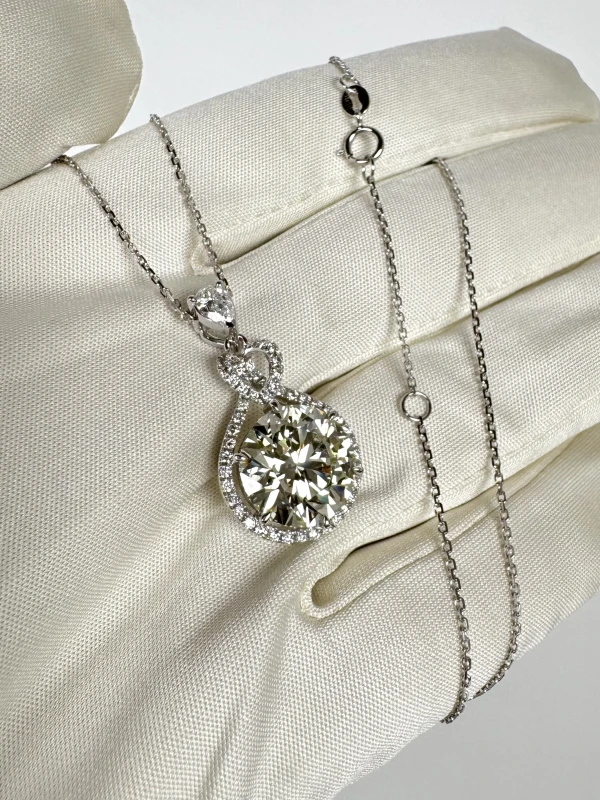 СЕРЬГИ NO NAME ROUND DIAMOND 6.00 CT M/SI1 PENDANT (GIA) 151783 6.00 ct M/SI1 3