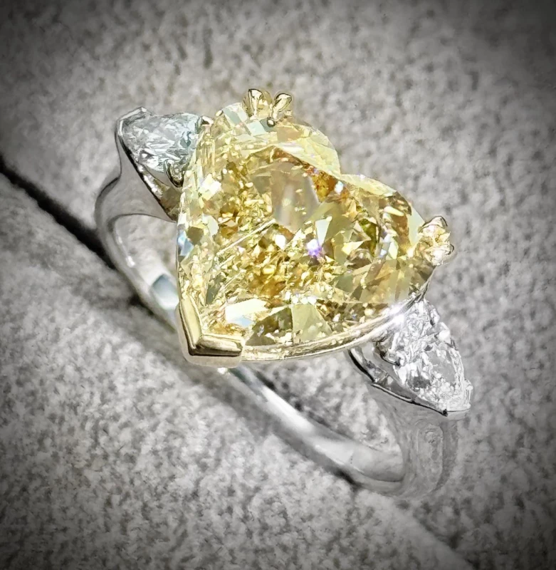 СЕРЬГИ NO NAME С БРИЛЛИАНТОМ 5.01 CT FANCY LIGHT YELLOW/VS2 5.04 CT FANCY LIGHT YELLOW/VS2 4