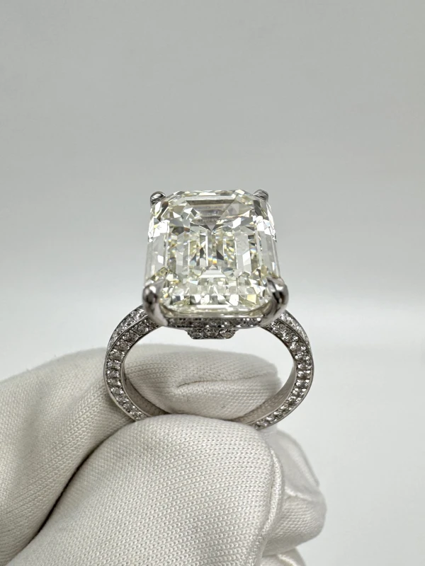 Earrings without a brand EMERALD DIAMOND 8.13 CT L/VS2 RING (GIA) NN8.13CT 4