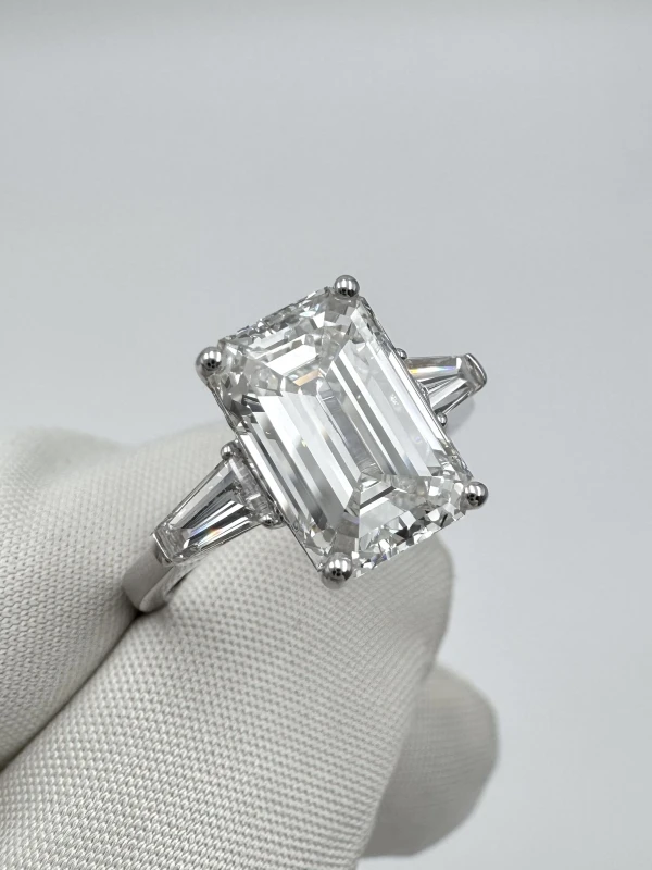 Earrings without a brand EMERALD DIAMOND 3.01 CT F/VVS1 RING (GIA) NN3.01 CT F/VVS1 3