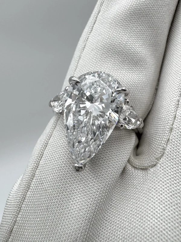 No name PEAR DIAMOND 5.21 CT D/VVS2 RING (GIA) NN4.77CT D/IF 5