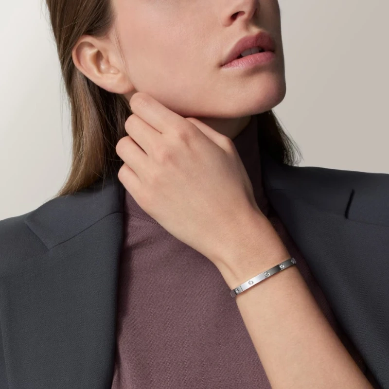 Cartier LOVE BRACELET, MEDIUM MODEL, 4 DIAMONDS (SIZE 16) B6087316 2