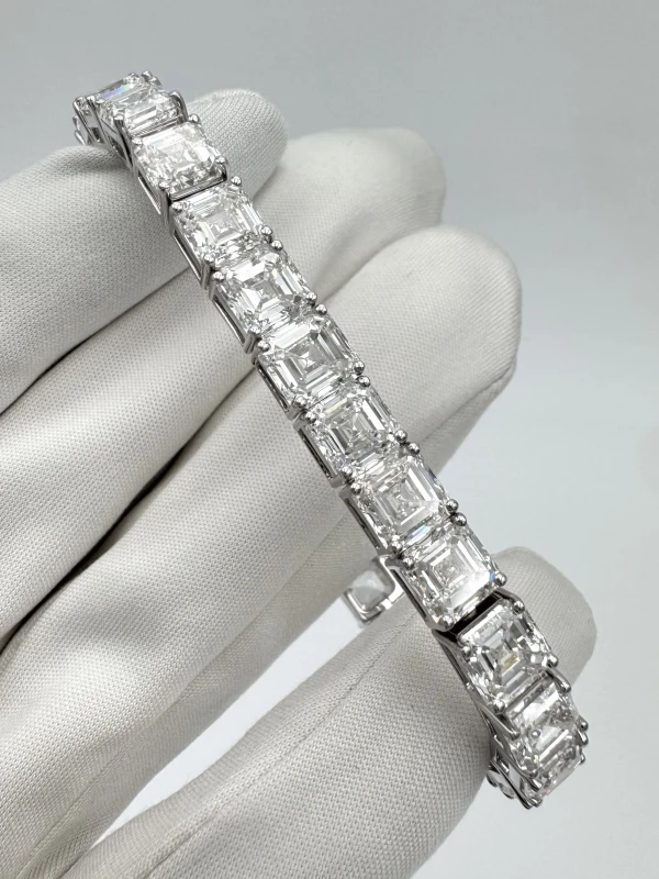 СЕРЬГИ NO NAME SQUARE EMERALD 40.92 CT D-E-F-G/VVS1-VS2 BRACELET (GIA) NN40.92 2