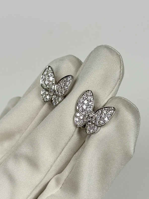 Van Cleef & Arpels. TWO BUTTERFLY EARRINGS VCARB82900 3