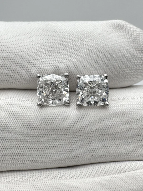 No name CUSHION DIAMOND 2.01-2.01 CT G/VS2 EARRINGS (GIA) NN2.01-2.01CT G/VS2 5
