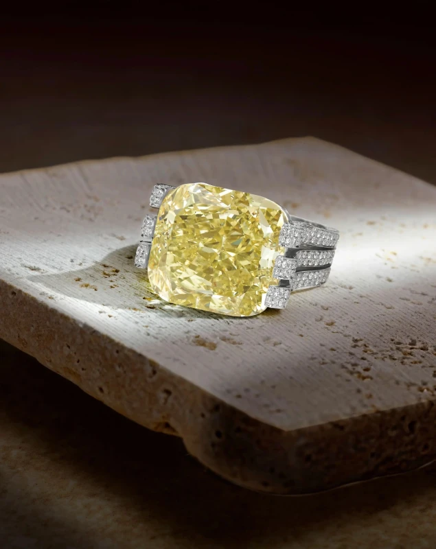 Earrings without a brand RADIANT DIAMOND 30.20 CT FANCY INTENSE YELLOW/VS2 RING (SIZE 51) GIA NN30.20CT FIY/VS2 3