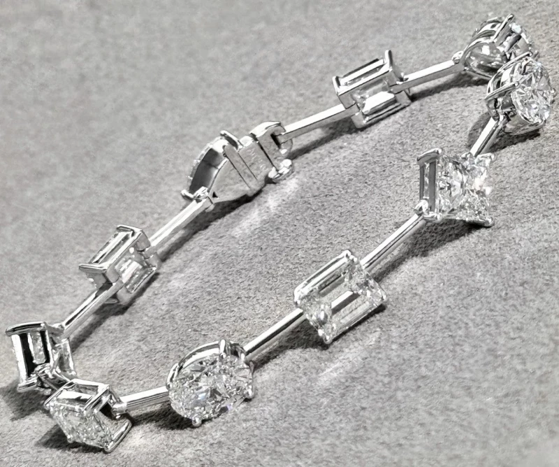 No name MULTI-SHAPED DIAMOND BRACELET 20.27 CT 20.27 CT F-H/VVS1-SI1 4