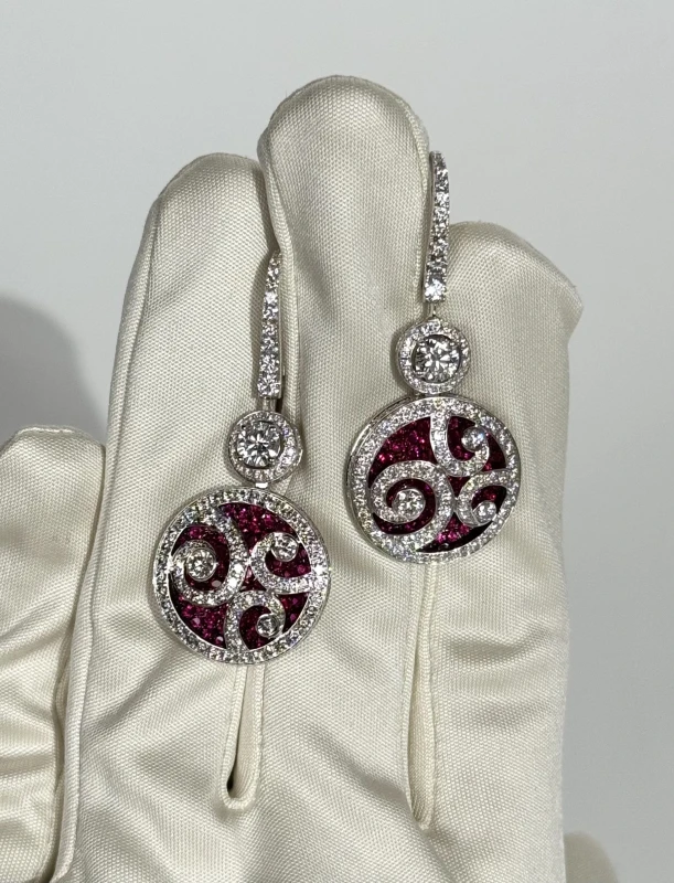 Graff DIAMOND ON DIAMOND, RUBY & DIAMONDS, MEDIUM SIZE GE1707 3
