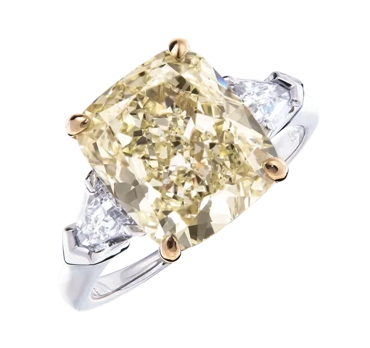 Graff CUSHION DIAMOND 5.76 CT FANCY LIGHT YELLOW/VVS2 RING (SIZE 51) GR5.76 CT FLY/VVS2 1
