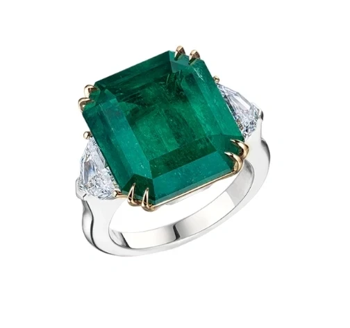 EMERALD  8.08 CT GREEN  RING, COLOMBIA