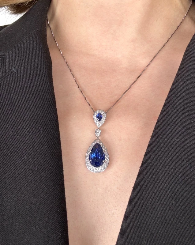 PEAR SAPPHIRE 8.56 CT BLUE PENDANT (GRS) 8.56сt 2