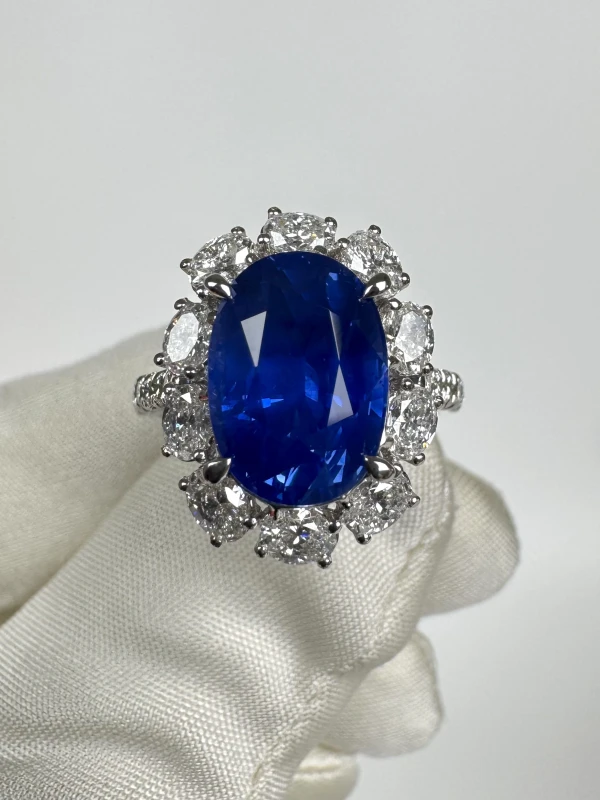 Earrings without a brand OVAL SAPPHIRE 7.04 CT "CORNFLOWER" RING, SRI LANKA (SIZE 53) GRS sap7.04ct 3