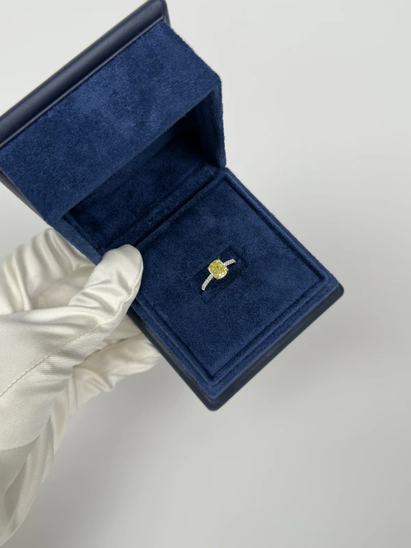 Earrings without a brand С БРИЛЛИАНТОМ 2.38 CT F.I.Y/VS1 2.38 CT F.I.Y/VS1 4