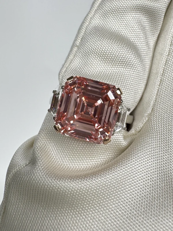 No name ASSCHER DIAMOND 5.50 CT FANCY INTENSE PINK*/VVS1 RING (SIZE 51) GIA NN5.50CT FIP/VVS1 5