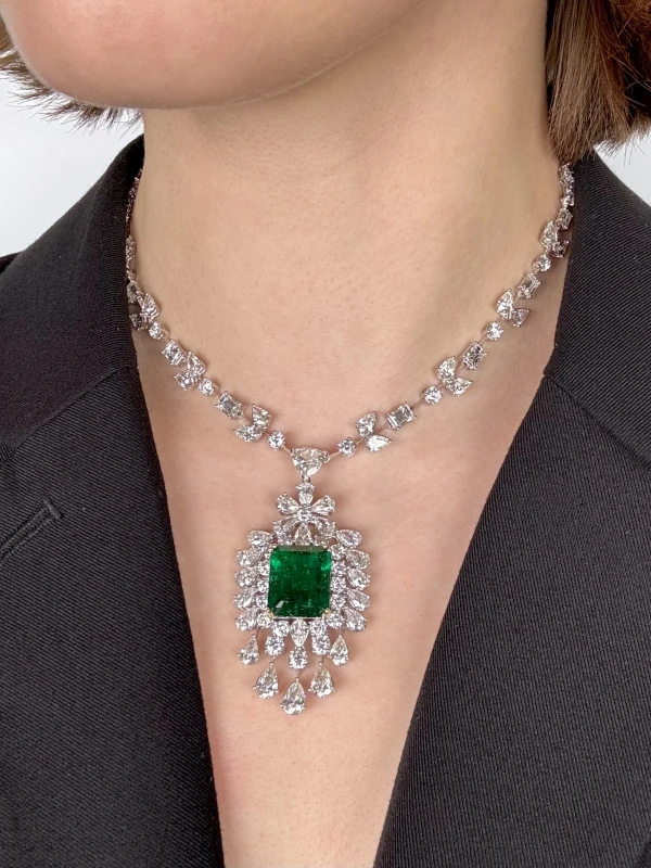 RalfDiamonds КОЛЬЕ С ИЗУМРУДОМ 12.5 CT И БРИЛЛИАНТАМИ 29.93 CT EMERALD 12.5 CT DIAMONDS 29.93 CT 2
