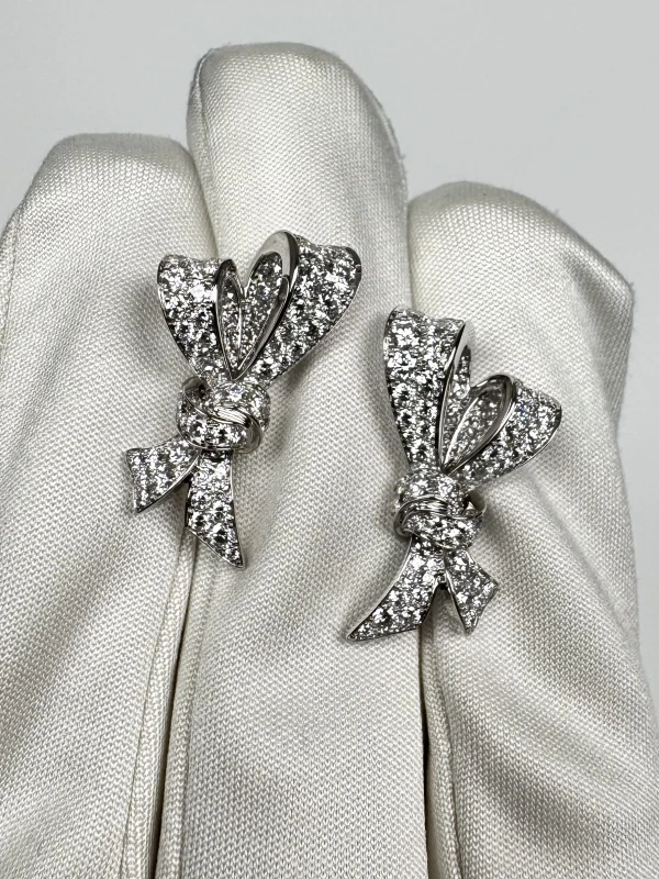 GRAFF TILDA’S BOW DIAMOND STUD EARRINGS RGE1646 4