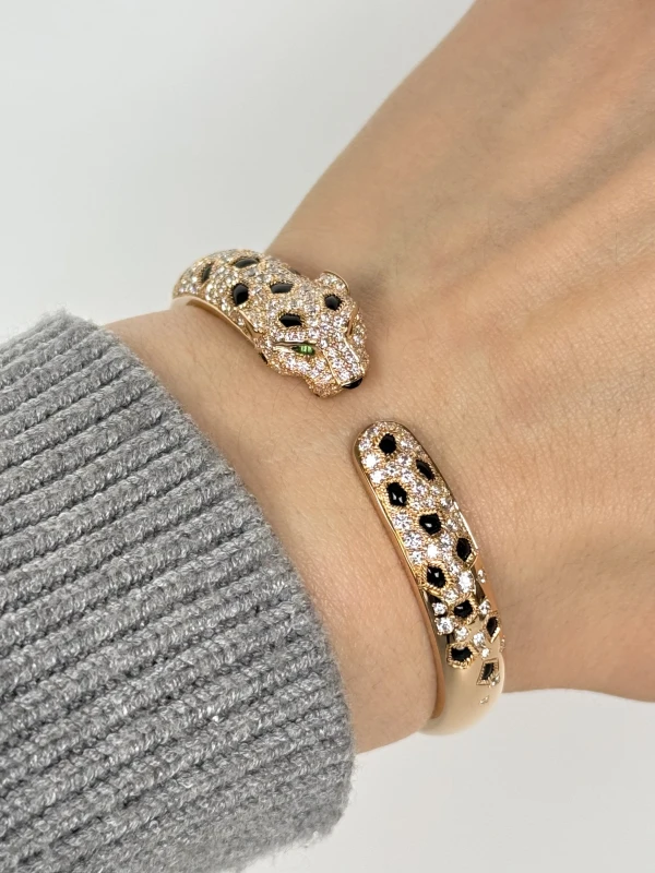 Cartier Panthère de Cartier bracelet, medium model, half-paved (SIZE 16) N6722216 7