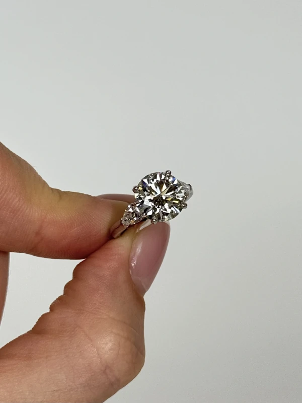 GRAFF ROUND DIAMOND 3.30 CT I/VS1 RING (GIA) GR3.30 3