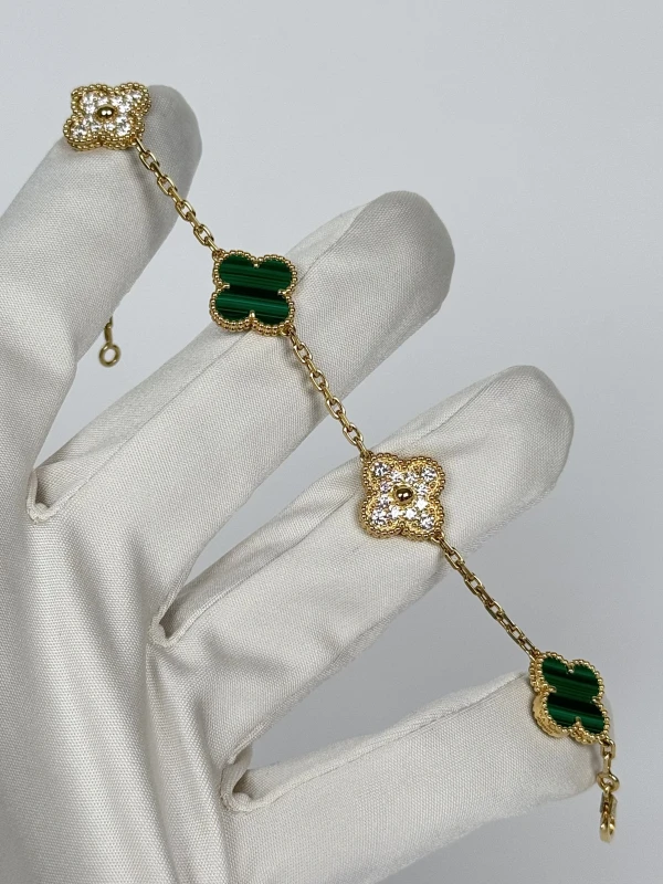 Van Cleef & Arpels VINTAGE ALHAMBRA BRACELET, 5 MOTIFS VCARO7GQ00 3