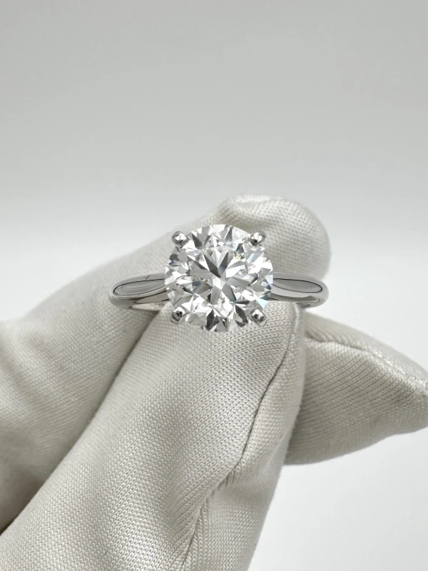 Earrings without a brand С БРИЛЛИАНТОМ 2.01 CT F/VVS2 2.01 CT F/VVS2 2