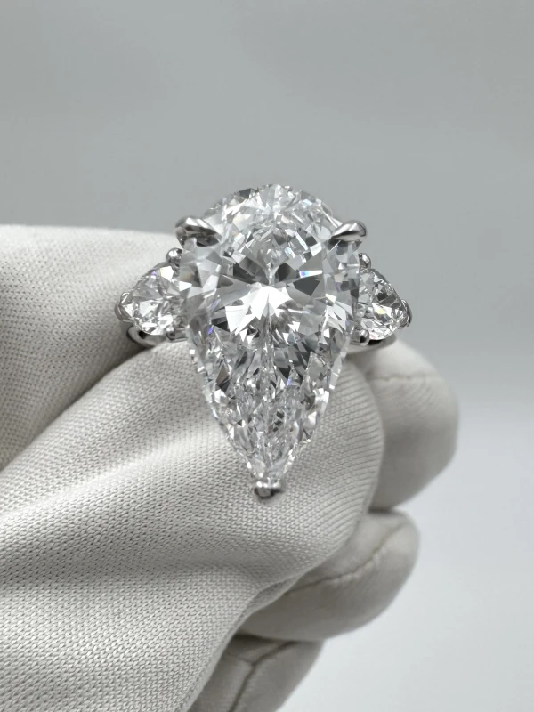 No name PEAR DIAMOND 5.21 CT D/VVS2 RING (GIA) NN4.77CT D/IF 3