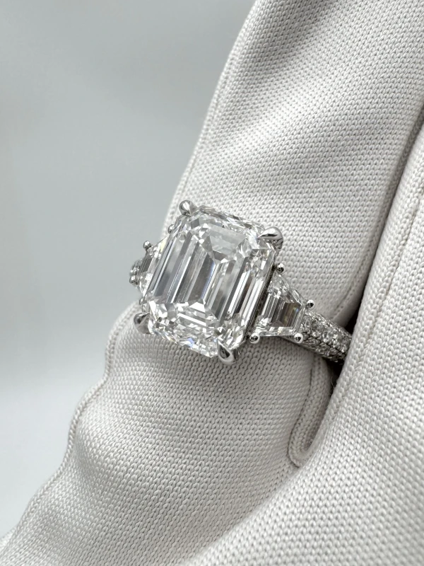 Earrings without a brand EMERALD DIAMOND 3.02 CT D/VS1 RING (GIA) NN3.02 4
