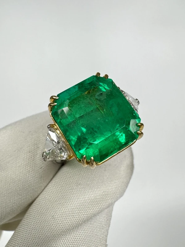 No name Colombia Emerald 12.82 ct Vivid Green Ring (GRS) NN12.82 3
