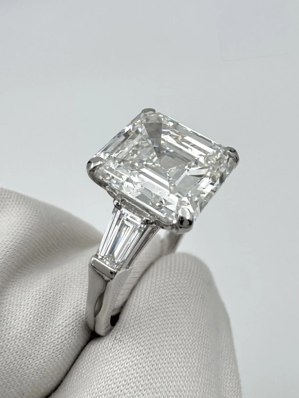GRAFF ASSCHER CUT DIAMOND 5.58 CT I/INTERNALLY FLAWLESS RING (SIZE 51) GIA EXEX GR5.58CT 3