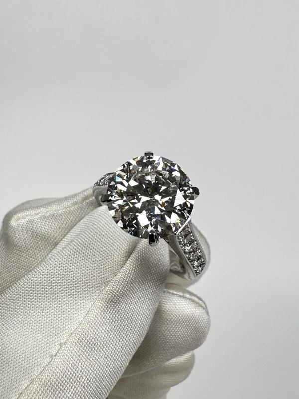 Earrings without a brand ROUND DIAMOND 5.19 CT F/VS1 RING (GIA) NN 5.19 CT F/VS1 4