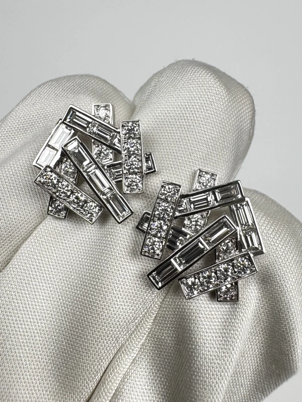 GRAFF THREANDS STUD EARRINGS RGE1504 5
