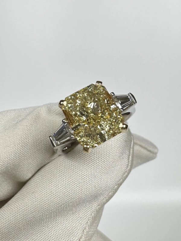 No name RADIANT DIAMOND 5.03 CT Y-Z/VS2 RING (GIA) NN5.03CT 3