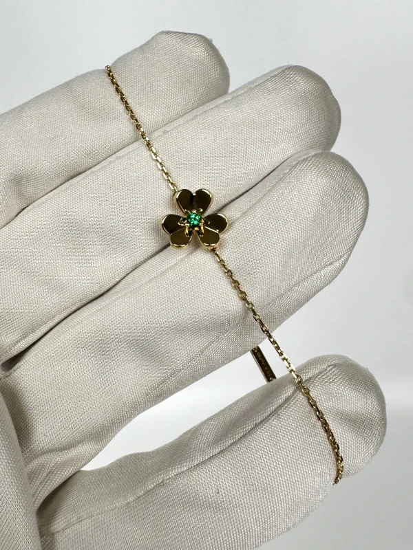 Van Cleef & Arpels Frivole bracelet, mini model VCARP7SC00 2