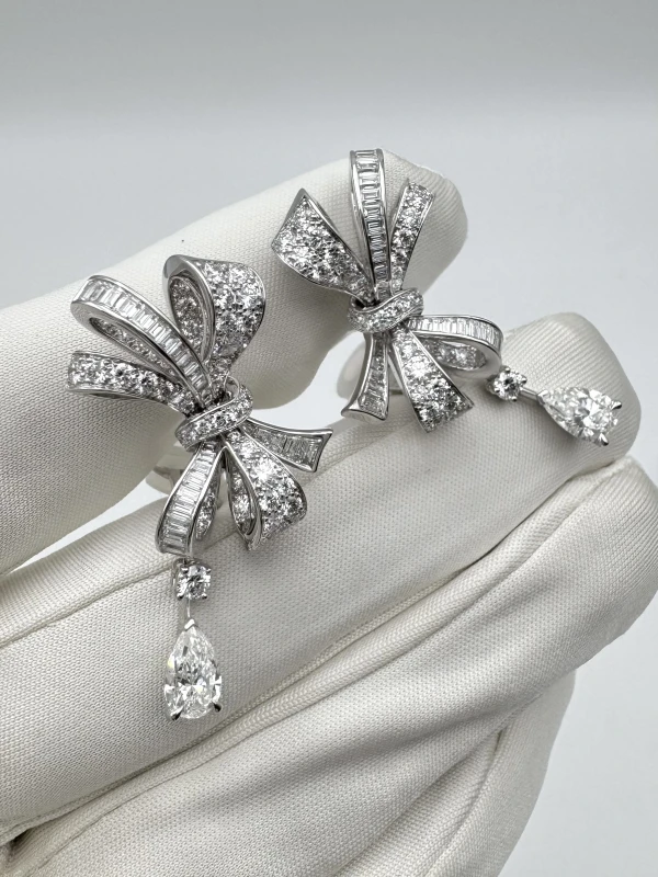 GRAFF Tilda's Bow Classic Diamond Drop Earrings RGE1276 4