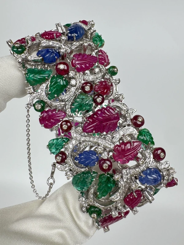 RalfDiamonds DIAMONDS AND CARVED GEMSTONE BRACELET RF6111 4
