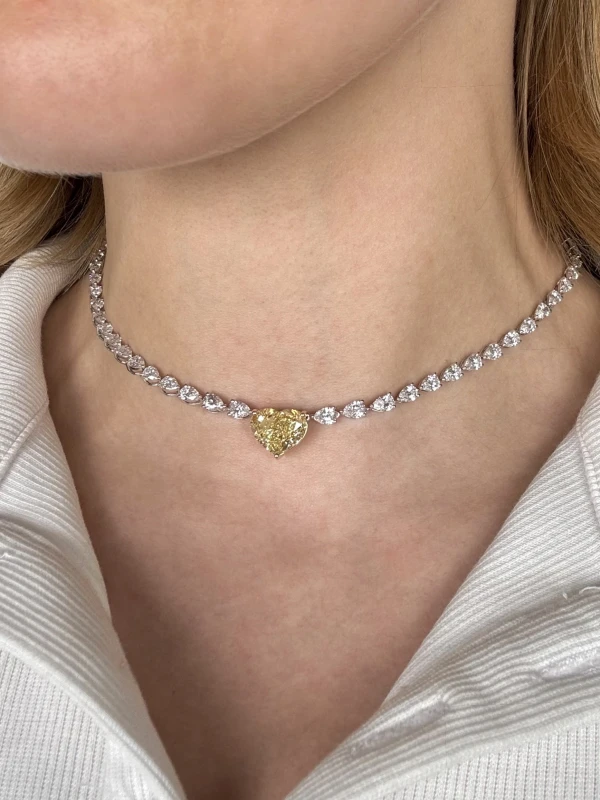 DeRosa HEART DIAMOND 6.58 CT FANCY LIGHT YELLOW/VS2 NECKLACE (GIA) N696641 2