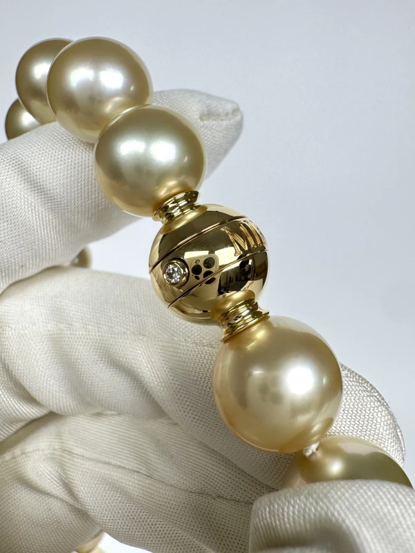 Мikimoto  GINZA SPECIAL EDITION GOLD SOUTH SEA CEELTURED PEARL MN11.7-14.05 5