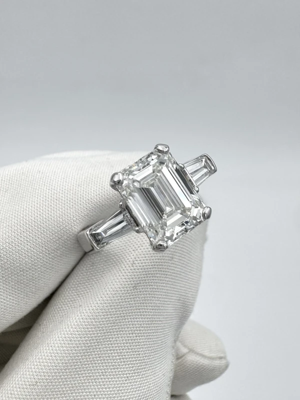 Earrings without a brand EMERALD DIAMOND 3.01 CT H/VVS2 RING (GIA) NN3.01CTH/VVS 3