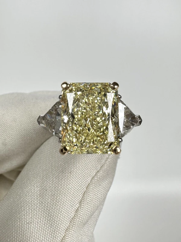 No name С БРИЛЛИАНТОМ 11.28 CT W to X RANGE/SI1 NN6.02Y-Z 3