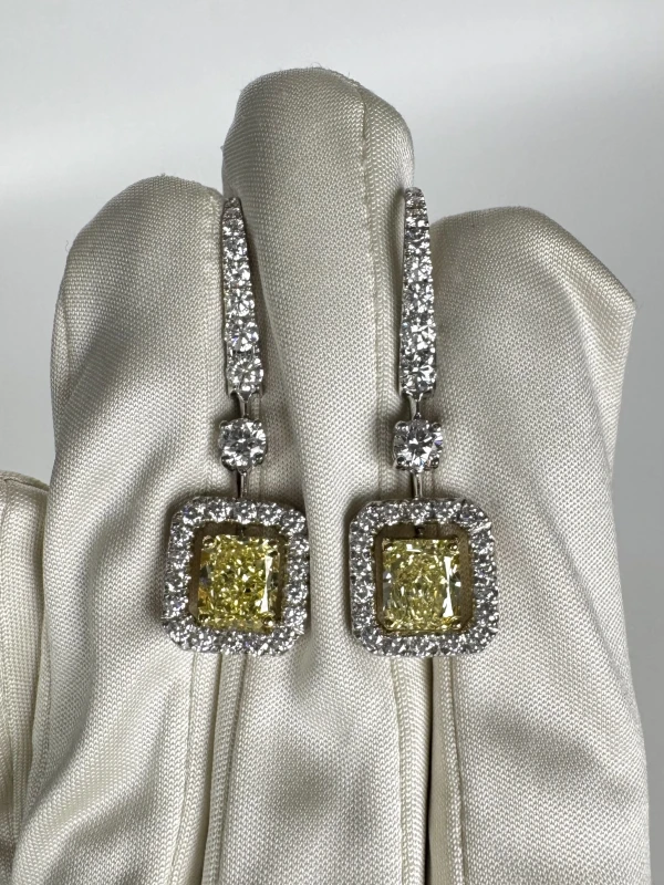 Graff RADIANT DIAMOND 1.76-2.03 CT FANCY YELLOW/VVS2 EARRINGS GE176 3